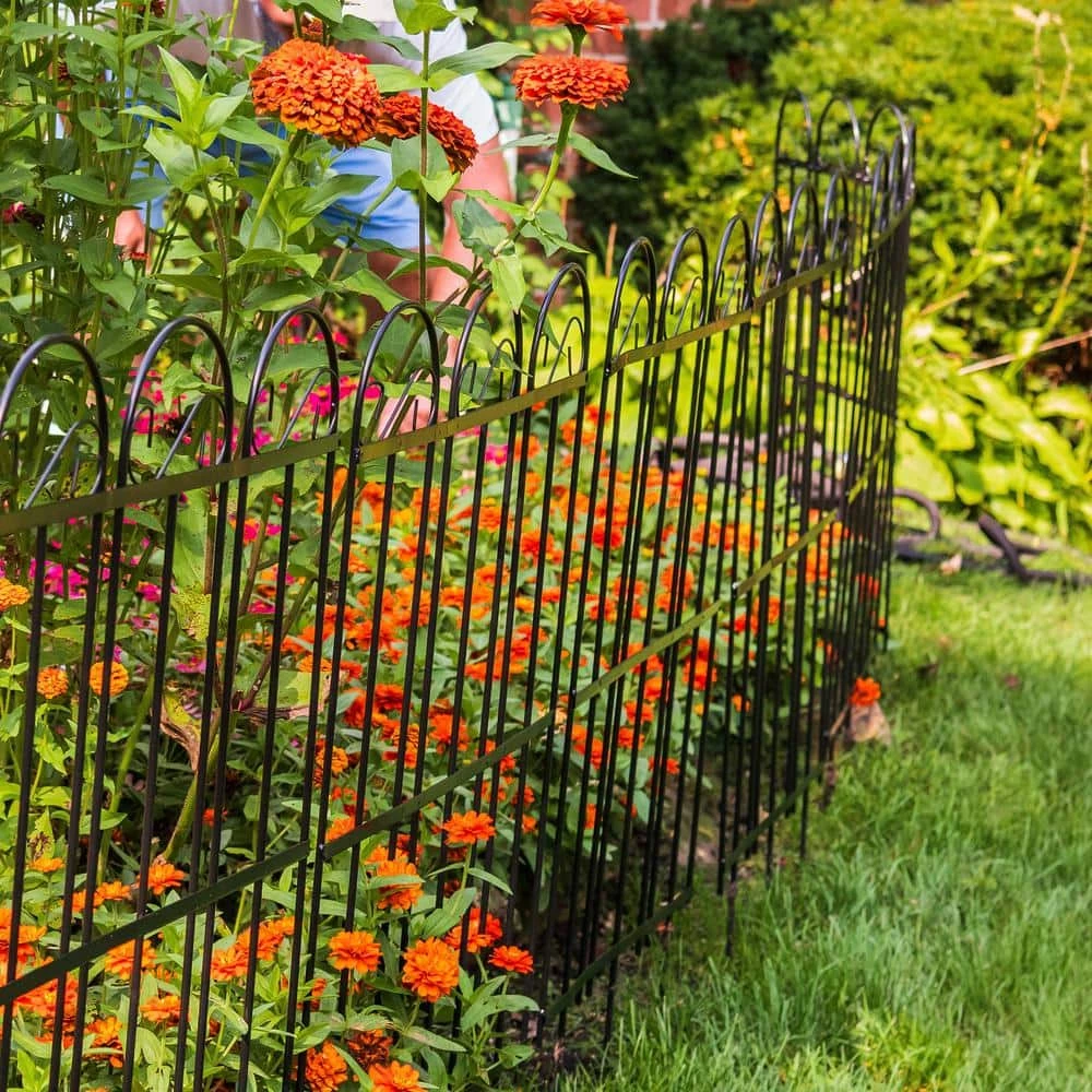 Gilbert & Bennett Yorkshire 39 in. Steel Garden Fence - Image 5