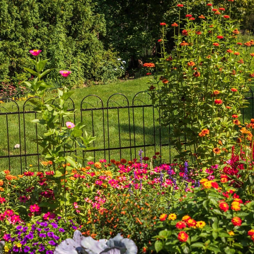 Gilbert & Bennett Yorkshire 39 in. Steel Garden Fence - Image 2