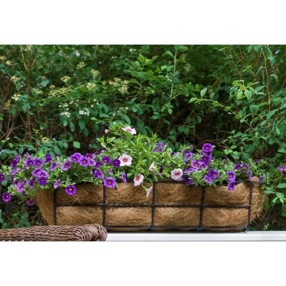 Gilbert & Bennett Canterbury 24 in. Steel Deck Rail Planter - Image 2